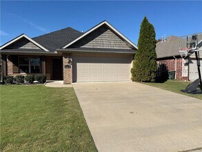 3031 N Bentley Ridge in Fayetteville, AR - Building Photo - Building Photo