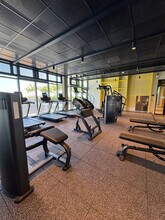 23 NW 27th St, Unit S2 in Miami, FL - Building Photo - Building Photo