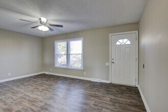 1585 Elberta Dr in Clarksville, TN - Building Photo - Building Photo