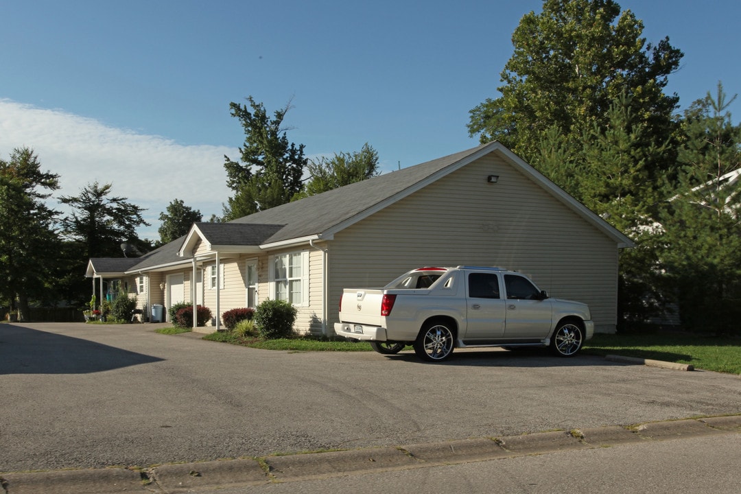 Mary Helen Manor Duplexs in New Albany, IN - Building Photo