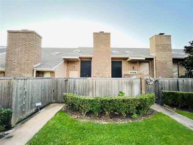 property at 13892 Hollowgreen Dr