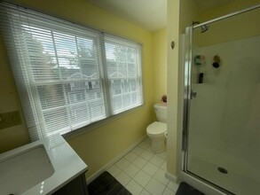 22 Lothrop St, Unit 1 in Newton, MA - Building Photo - Building Photo