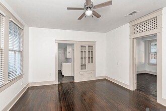 2161 Oleander St in Baton Rouge, LA - Building Photo - Building Photo
