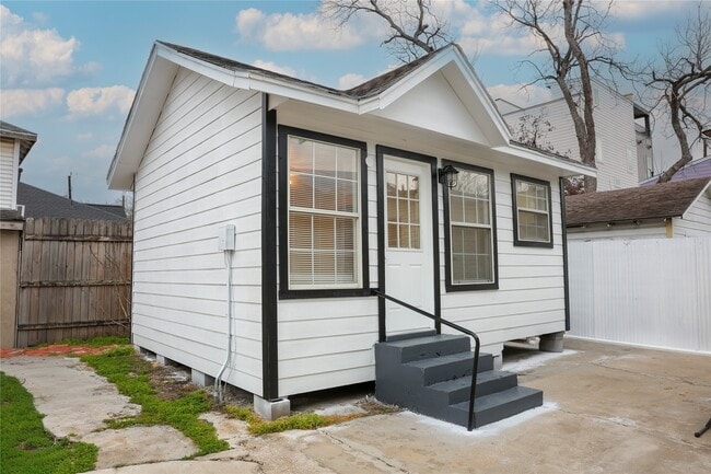 property at 10 Jenkins St