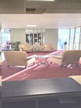 1271 Poplar Ave in Memphis, TN - Foto de edificio - Building Photo