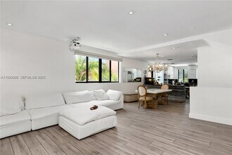 1150 98th St in Bay Harbor Islands, FL - Foto de edificio - Building Photo