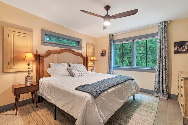 property at 1616 E Nancy Creek Dr
