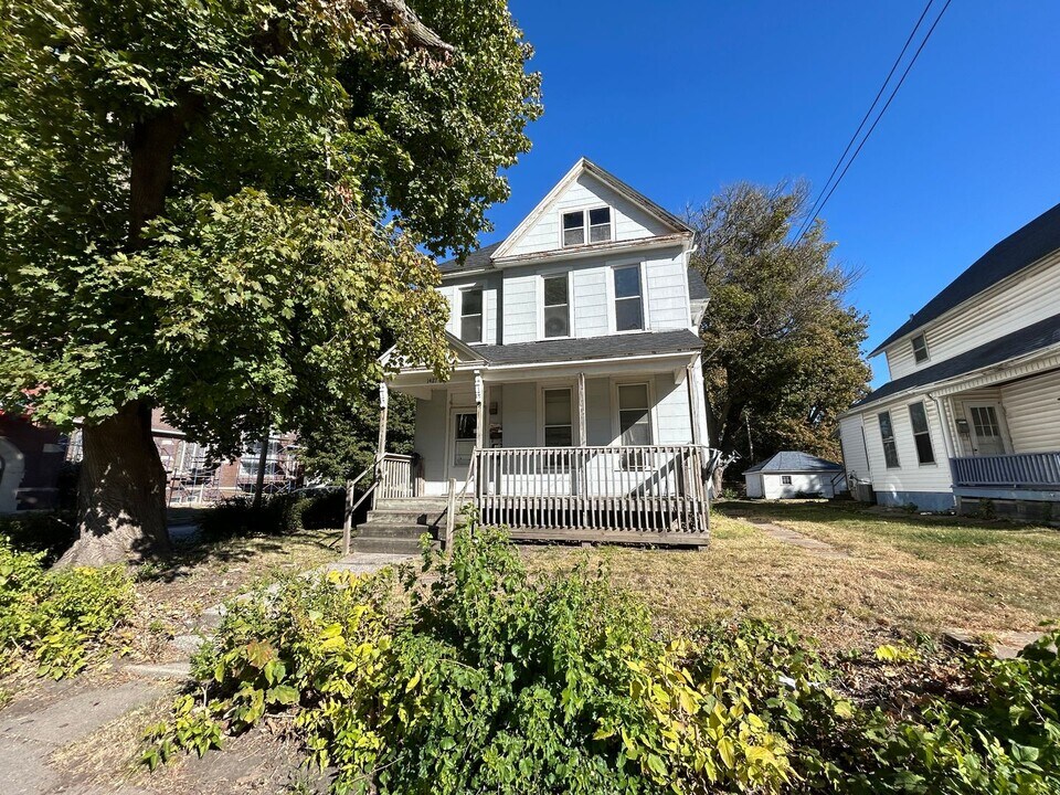 1427 N Marquette St in Davenport, IA - Building Photo