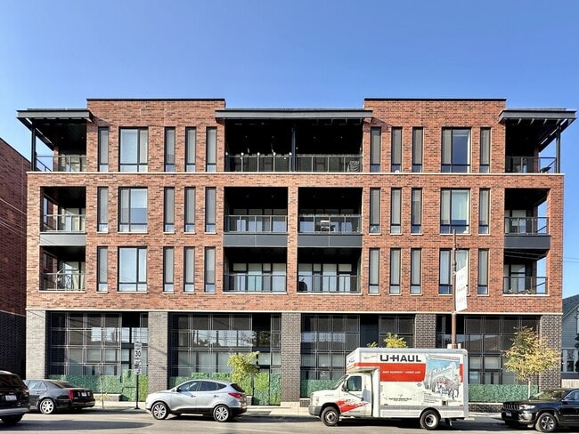 6340 W Belmont Ave in Chicago, IL - Building Photo - Building Photo