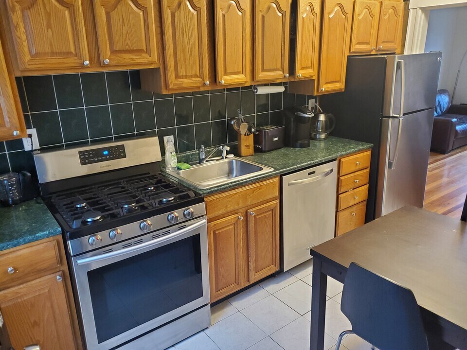 179 Kent St, Unit 4 in Brookline, MA - Building Photo