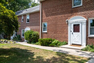 Dogwood Close Townhomes in Riverdale, NY - Building Photo - Building Photo