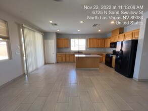 6725 Sand Swallow St in North Las Vegas, NV - Building Photo - Building Photo