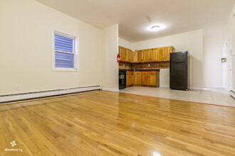 3709 Kennedy Blvd in Jersey City, NJ - Building Photo - Interior Photo