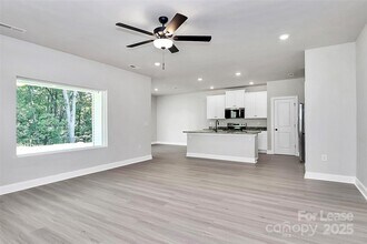 7019 Jerimoth Dr in Charlotte, NC - Building Photo - Building Photo