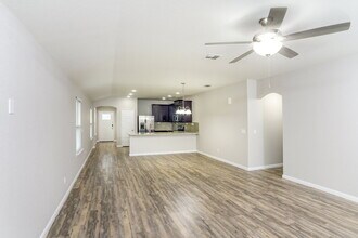 2028 Atticus Dr in San Antonio, TX - Foto de edificio - Building Photo