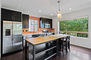 2010 S Judkins St in Seattle, WA - Building Photo