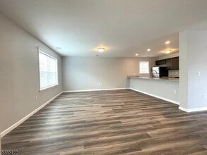 29 Lakeside Blvd in Hopatcong, NJ - Building Photo - Building Photo