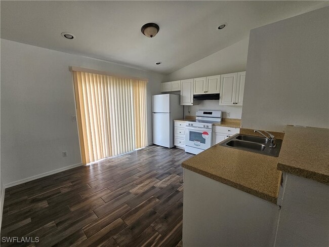 property at 2188 Lincoln Park Ave