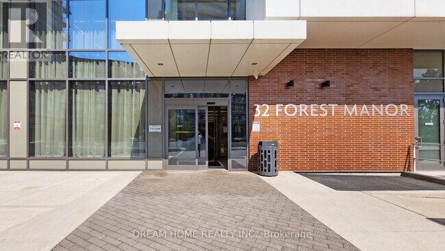 32-832 Forest Manor Rd in Toronto, ON - Building Photo - Building Photo