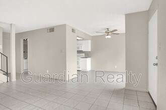 2209 Tall Pine Dr in Las Vegas, NV - Foto de edificio - Building Photo