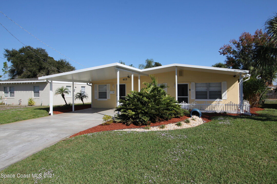 615 Camellia Dr in Melbourne, FL - Building Photo