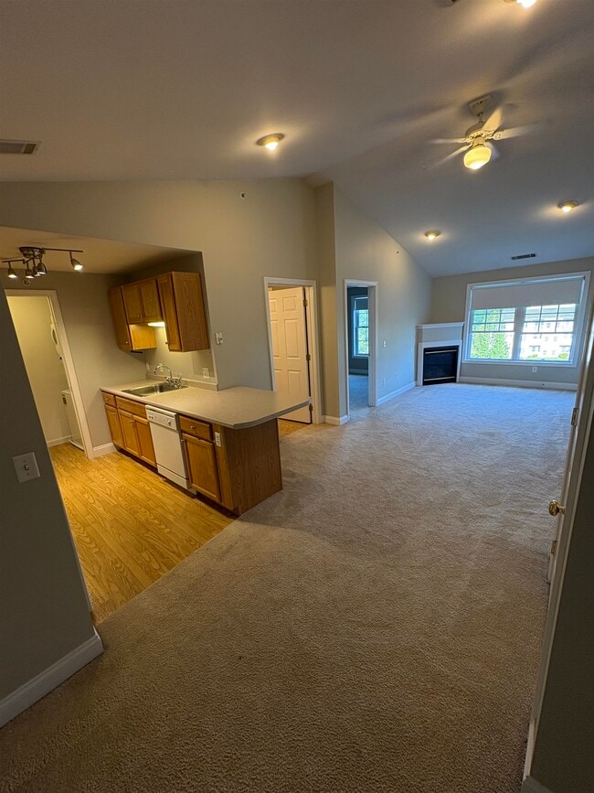 property at 2 Crestview Cir