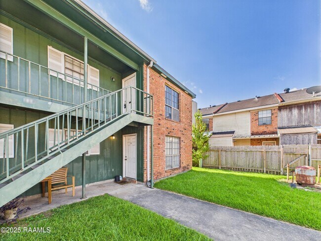 114 Hummingbird Ln in Lafayette, LA - Building Photo - Building Photo