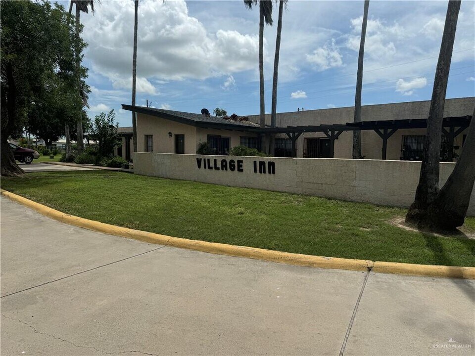 2612 S International Blvd in Weslaco, TX - Foto de edificio