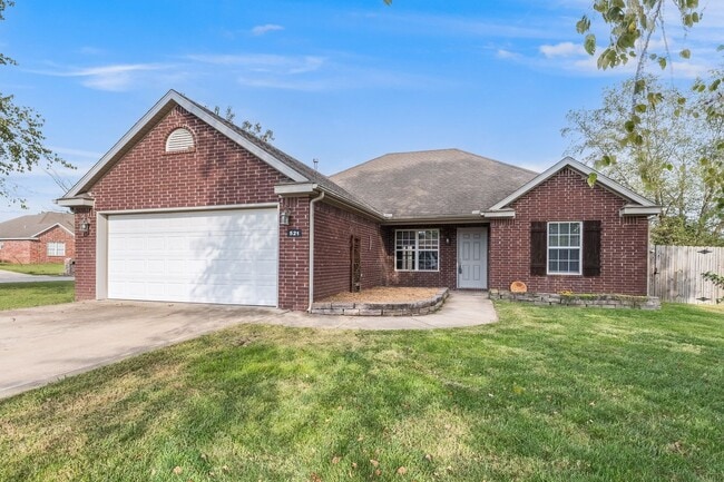 property at 521 Redbud St
