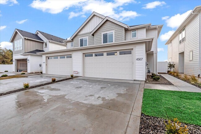 4710 W Riva Capri Ct in Meridian, ID - Building Photo - Building Photo