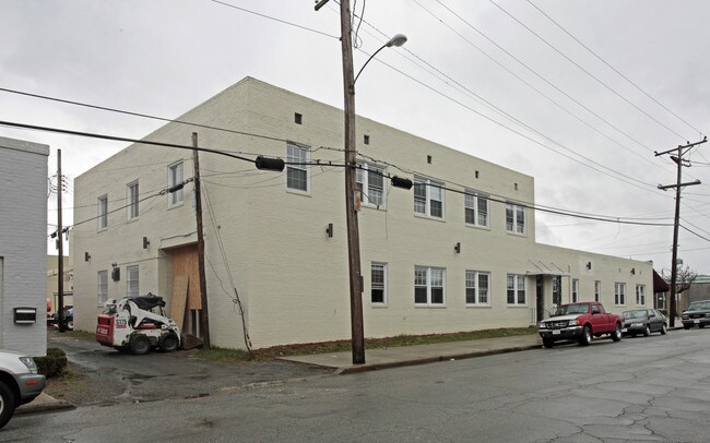 3122 W Clay St in Richmond, VA - Foto de edificio - Building Photo