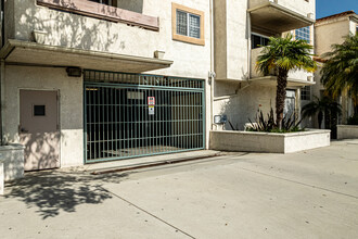 3605 E Anaheim St in Long Beach, CA - Foto de edificio - Building Photo