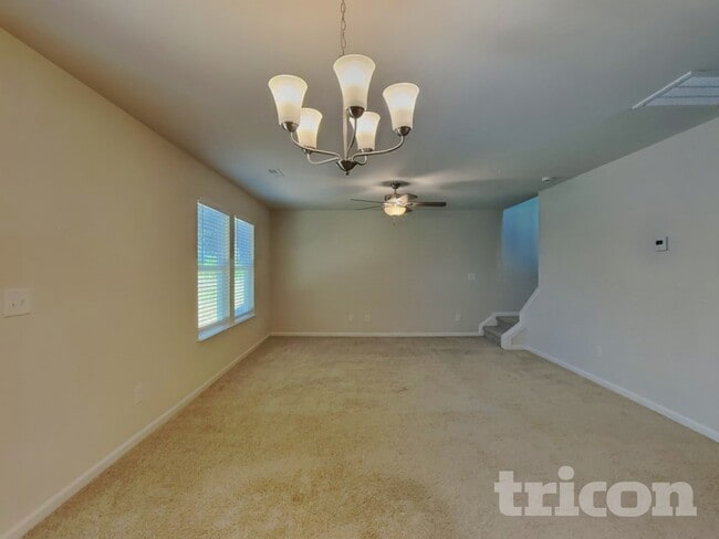 35 Drake Cir in Bunnlevel, NC - Foto de edificio - Building Photo