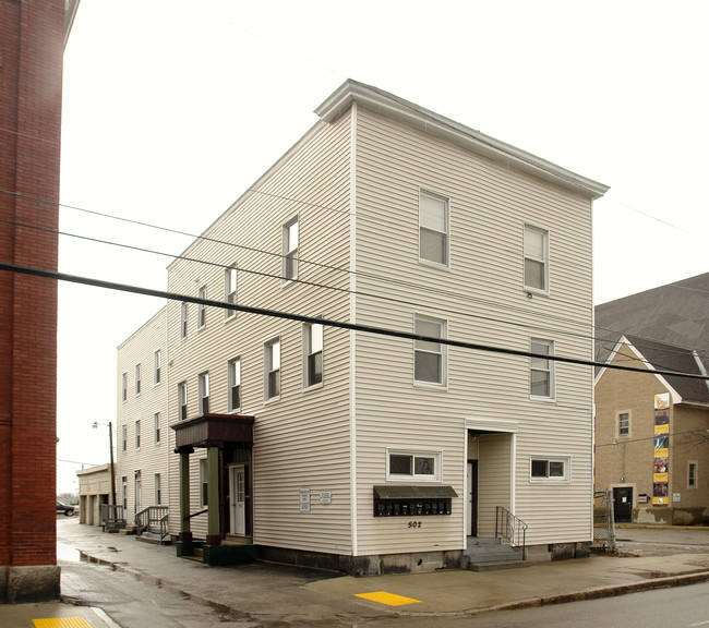 502 Pine St in Manchester, NH - Foto de edificio - Building Photo