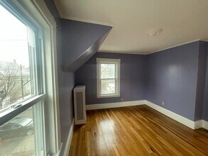 19 Porter St, Unit 2 in Somerville, MA - Building Photo - Building Photo