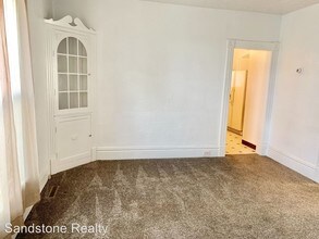 218 Gates Ave in Elyria, OH - Building Photo - Building Photo