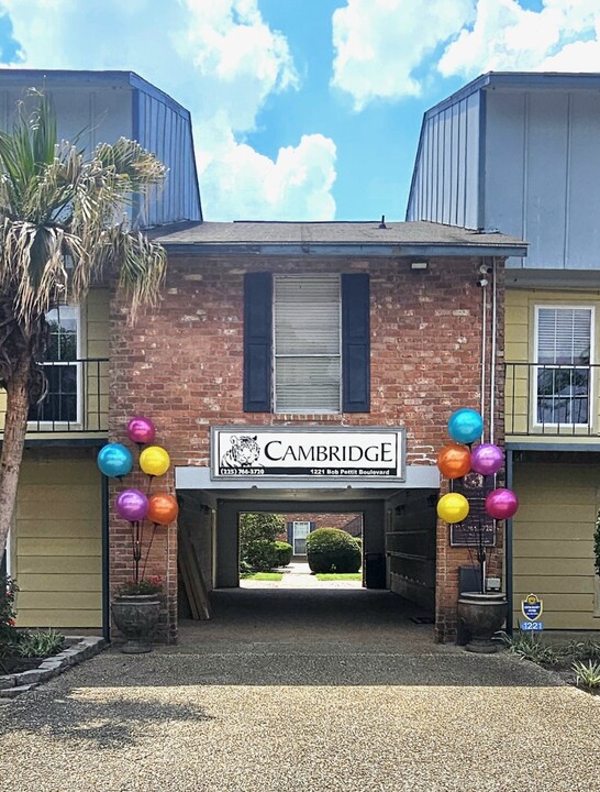 Cambridge Apartments in Baton Rouge, LA - Foto de edificio