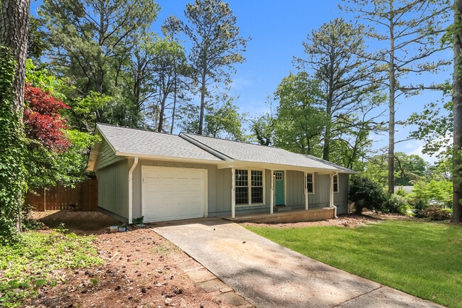 3293 Chisholm Trail SW in Marietta, GA - Foto de edificio - Building Photo