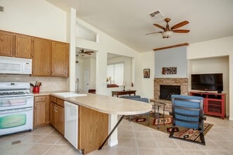 6875 W Harrison St in Chandler, AZ - Foto de edificio - Building Photo