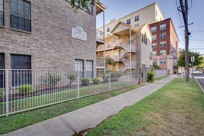 property at 715 W 22 1/2 St