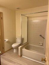 1017 Shepherds Way, Unit 1017 Shepherds Way in Southampton, PA - Foto de edificio - Building Photo