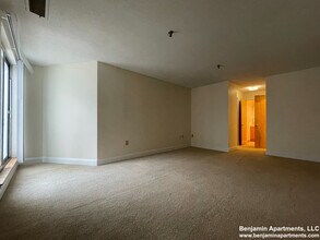 1055 Commonwealth Ave, Unit 247 in Boston, MA - Building Photo - Building Photo