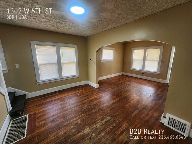 1302 W 5th St in Lorain, OH - Building Photo - Building Photo