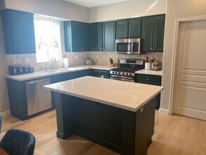 27463 Coldwater Dr in Santa Clarita, CA - Building Photo - Building Photo