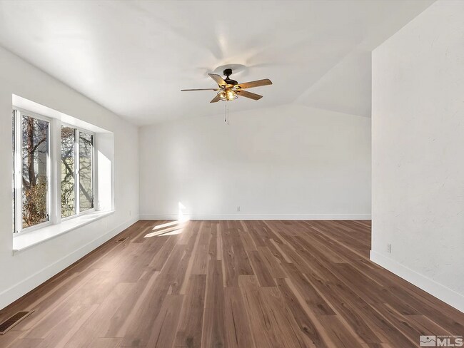 1132 La Via Way in Sparks, NV - Building Photo - Building Photo