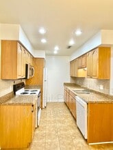 1055 Still-Harbor Cir in Chesapeake, VA - Building Photo - Building Photo
