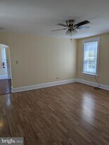 547 Lincoln Ave in Pottstown, PA - Building Photo