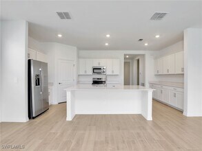 2374 Avocado Ln in Naples, FL - Building Photo - Building Photo