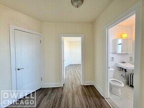 2770 N Milwaukee Ave in Chicago, IL - Building Photo - Building Photo