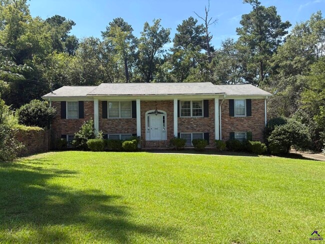 property at 1442 Maplewood Dr